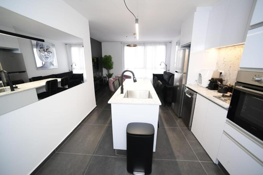 Z-32 Luxury Boutique Apartment Eilat Exterior foto